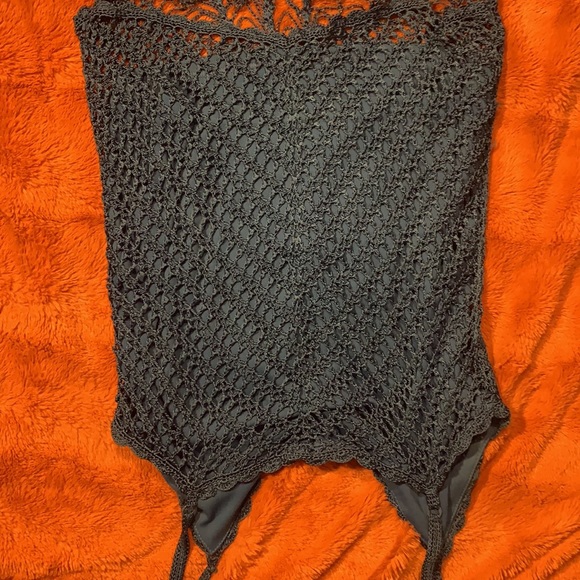 Le Chateau Crochet Style Top Blue Adjustable Straps SZ Large w/jewels - Picture 4 of 6